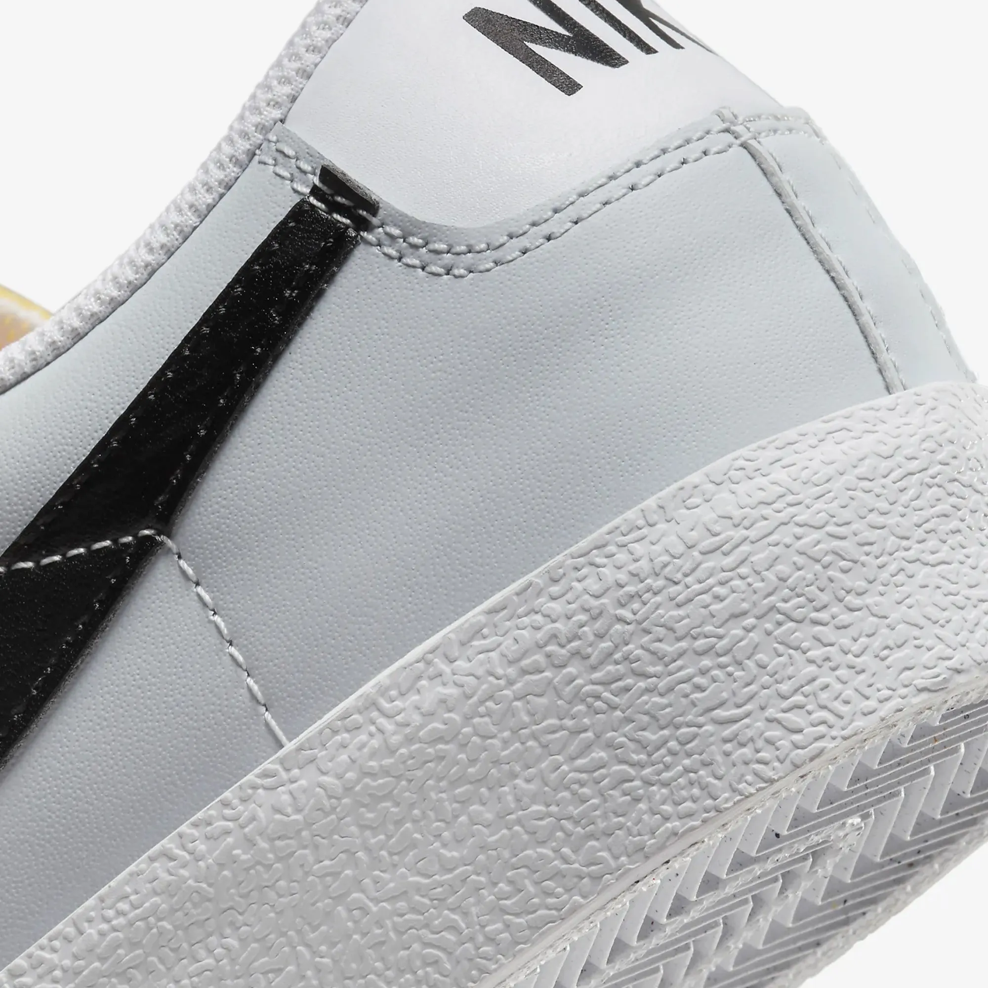 BLAZER LOW '77 VINTAGE 'WHITE/BLACK-PURE PLATINUM'