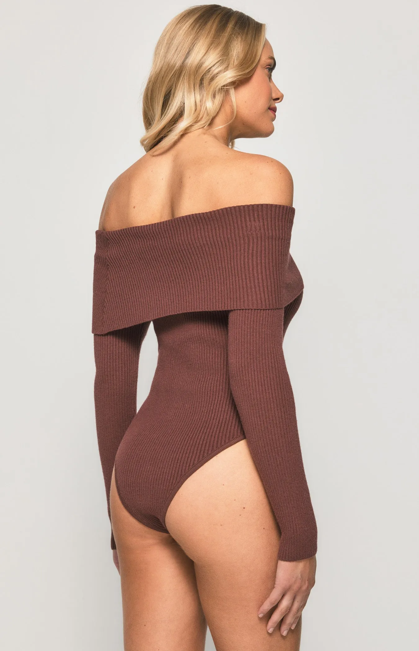 Cara Off Shoulder Bodysuit - Chocolate