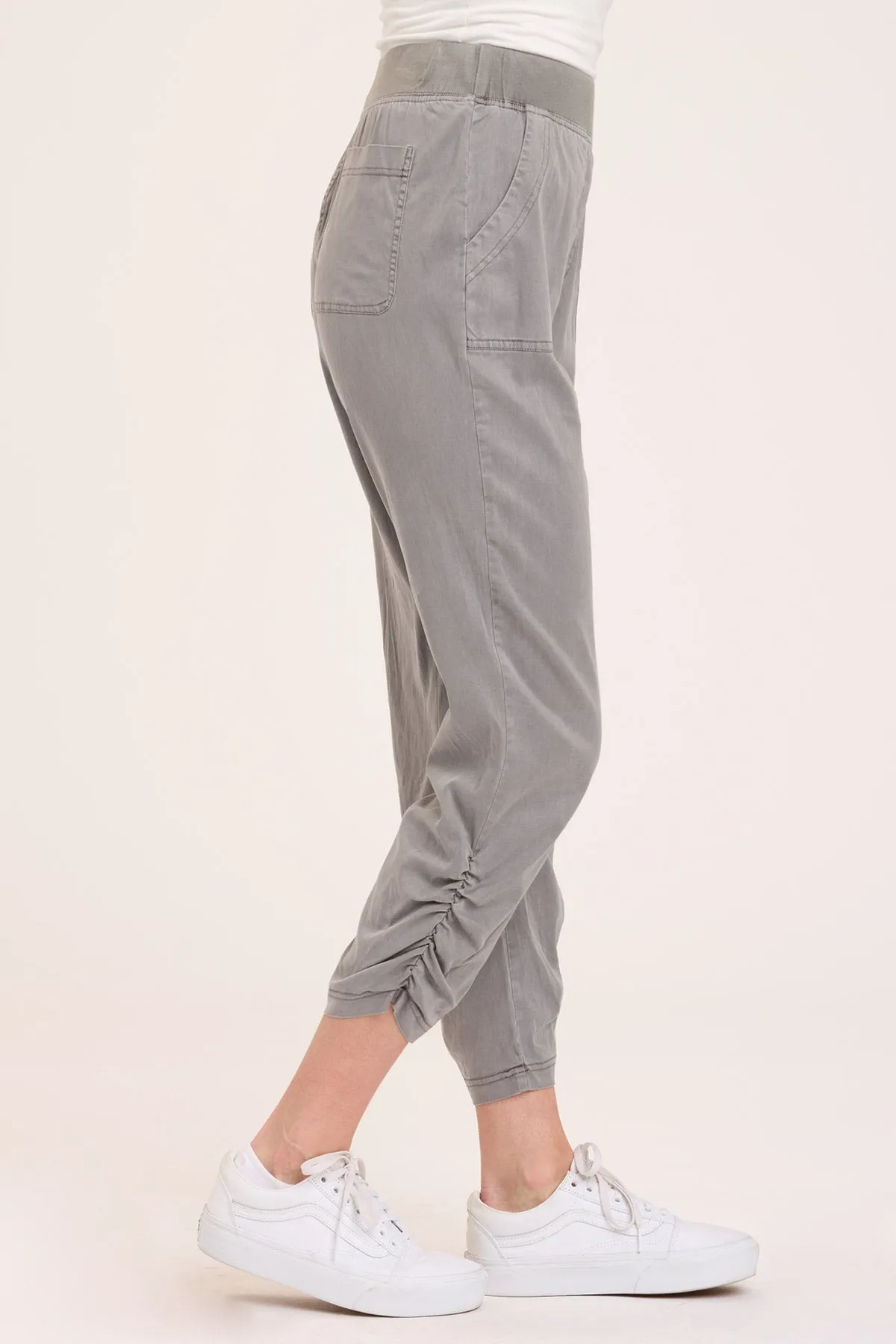 Lyan Slim Pant