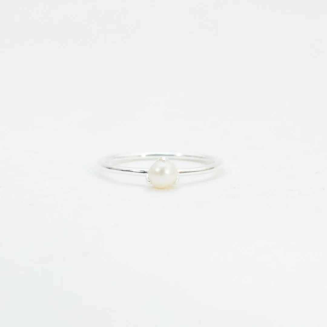 Silver Claw Set Pearl Ring